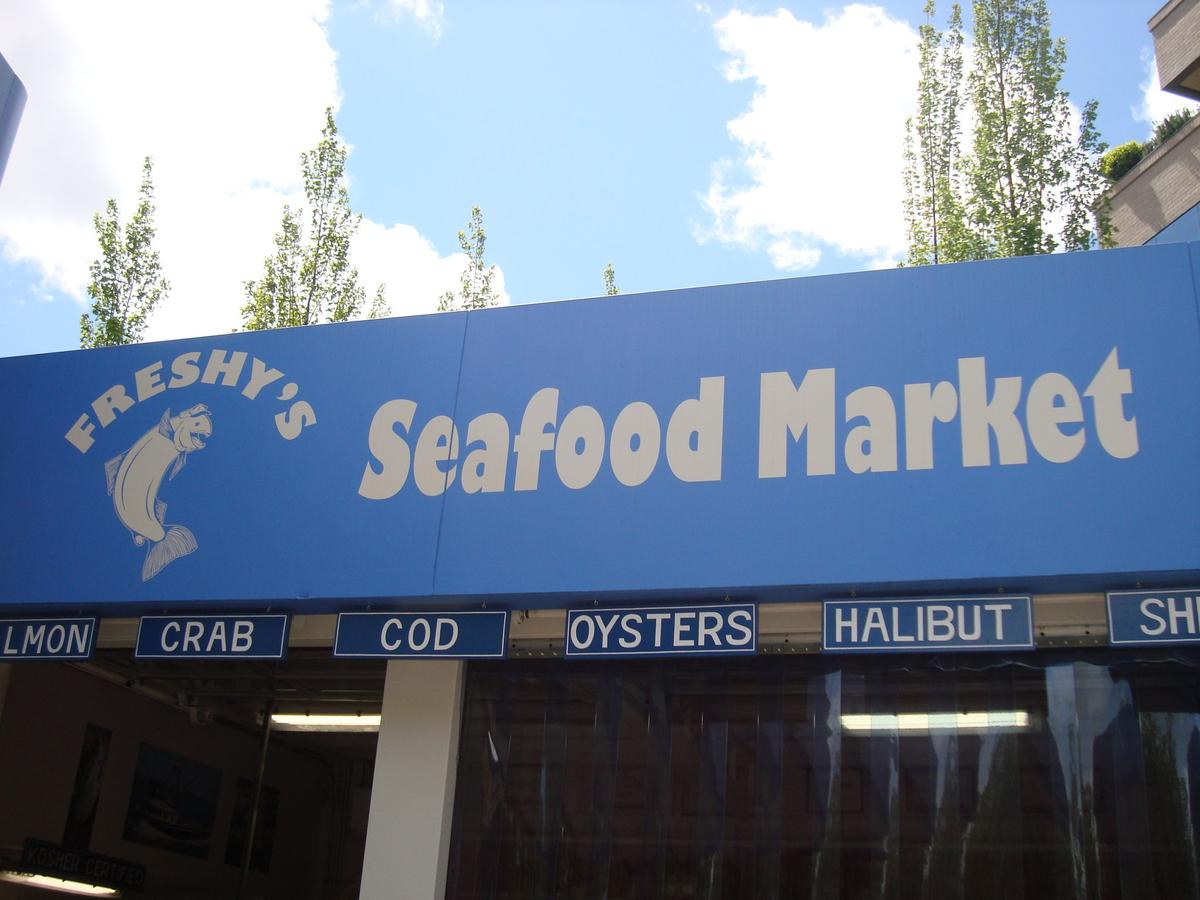 Freshy's Seafood Market Is Pet Friendly