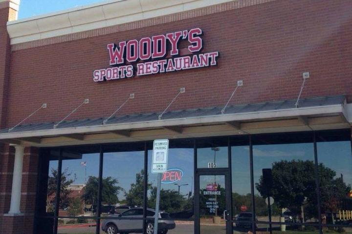 Pet Friendly Woody's Sports Restaurant