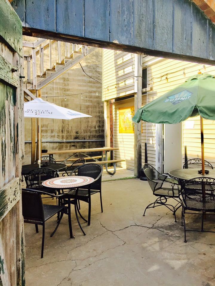 dog-friendly-bars-pubs-in-idaho-falls-id-bringfido