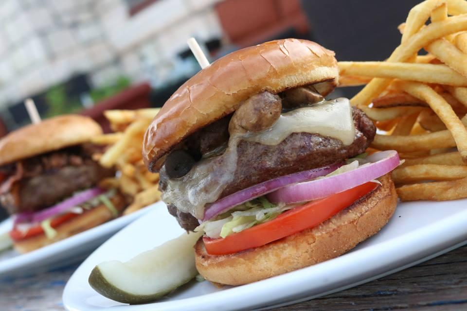 Lone Star Steakhouse Is Pet Friendly