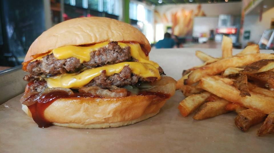 https://photos.bringfido.com/restaurants/temp/chains/MOOYAH_Burgers_Fries_Shakes/h.jpg?size=slide&density=2x