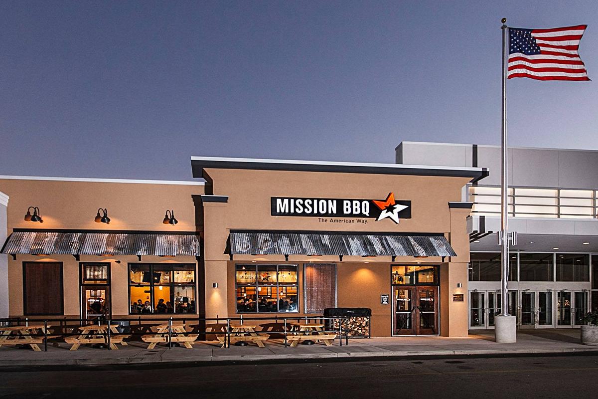 mission-bbq-is-pet-friendly